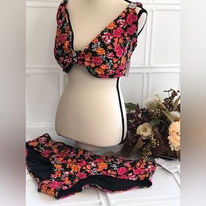 Brand New- Time and Tru- Bikini Top & Bottom